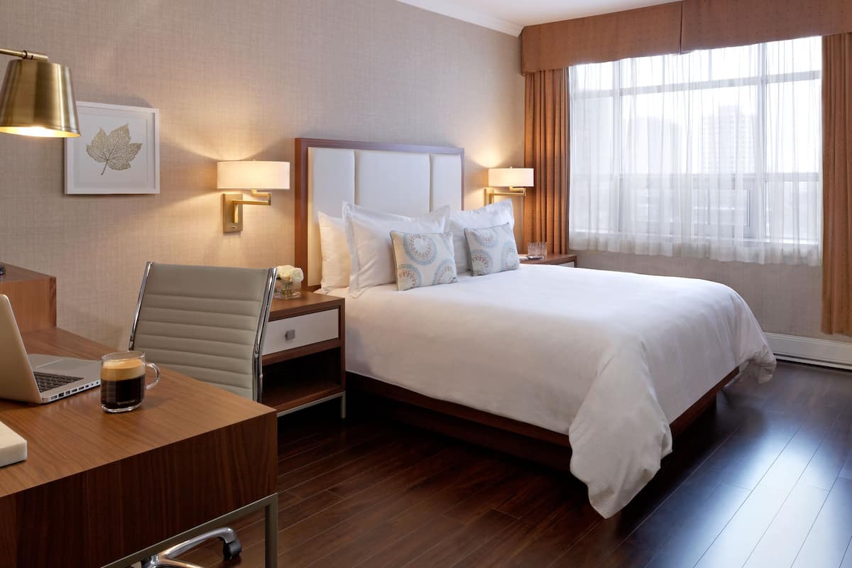 1 bedroom, premium bedding, pillow-top beds, minibar