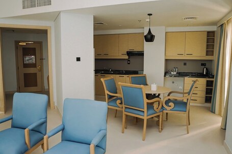 Sheraton Khalidiya Hotel - Image 39