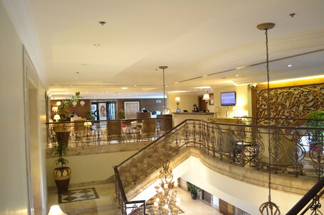 Sheraton Khalidiya Hotel - Image 25