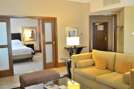 Sheraton Khalidiya Hotel - Image 34