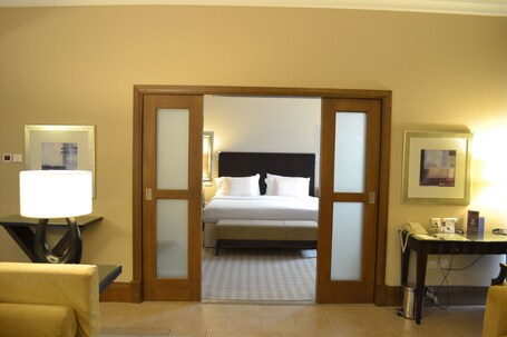 Sheraton Khalidiya Hotel - Image 58