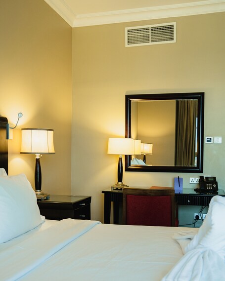 Sheraton Khalidiya Hotel - Image 71