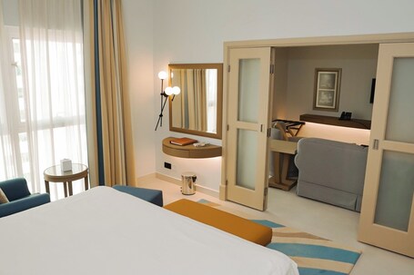 Sheraton Khalidiya Hotel - Image 4