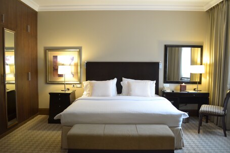 Sheraton Khalidiya Hotel - Image 54