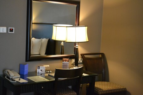 Sheraton Khalidiya Hotel - Image 14