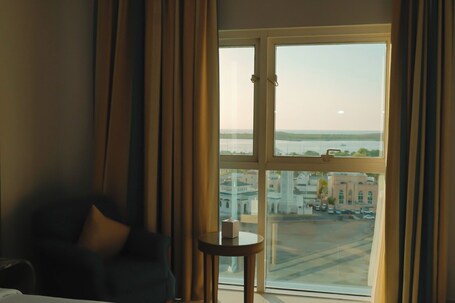 Sheraton Khalidiya Hotel - Image 15