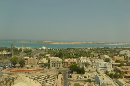 Sheraton Khalidiya Hotel - Image 8