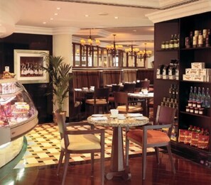 Frokostbuffé hver dag (AED 47 per person)