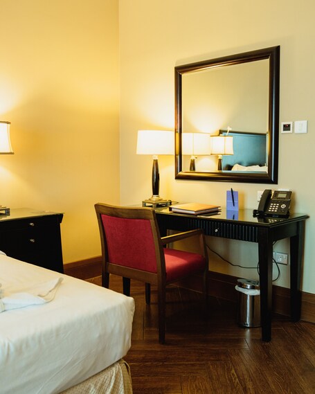 Sheraton Khalidiya Hotel - Image 76