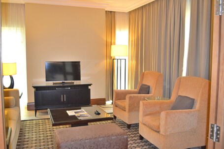 Sheraton Khalidiya Hotel - Image 45
