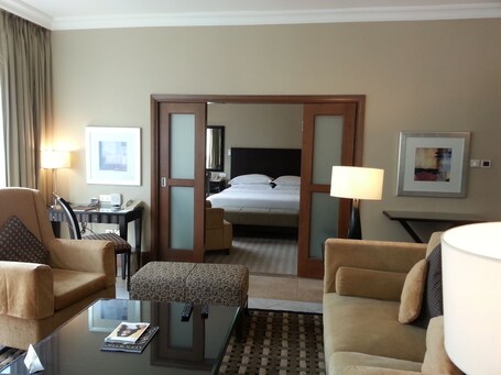 Sheraton Khalidiya Hotel - Image 61