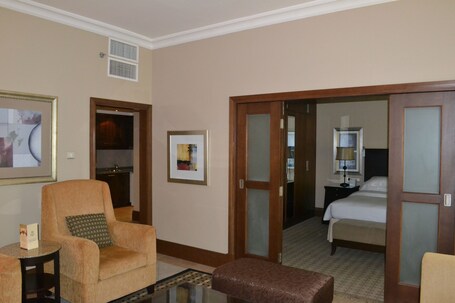 Sheraton Khalidiya Hotel - Image 65