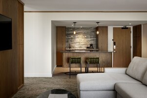 Parlor, King Bed, Preferred View | Premium bedding, pillowtop beds, in-room safe, blackout drapes