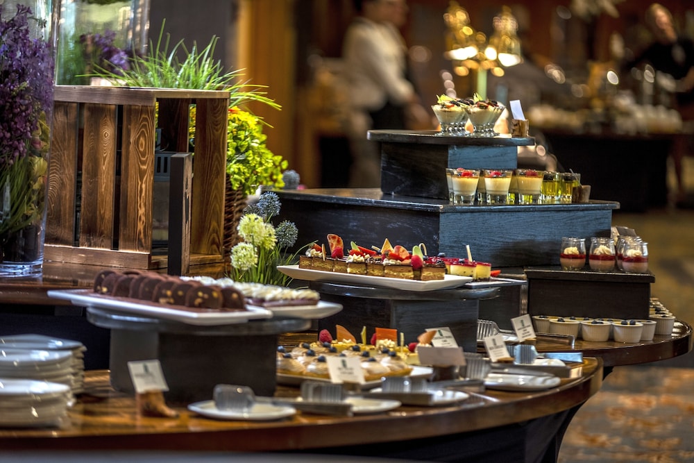 Banff Park Lodge Resort Hotel & Conference Centre by null