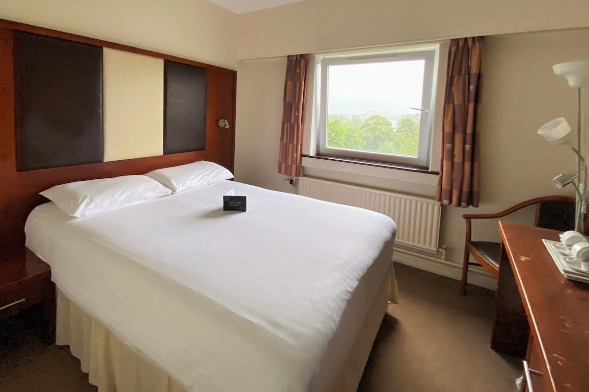 Desk, iron/ironing board, free WiFi, bed sheets