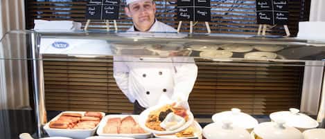 Petit déjeuner anglais (10.00 GBP par personne)