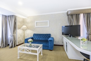 Premium bedding, minibar, in-room safe, desk