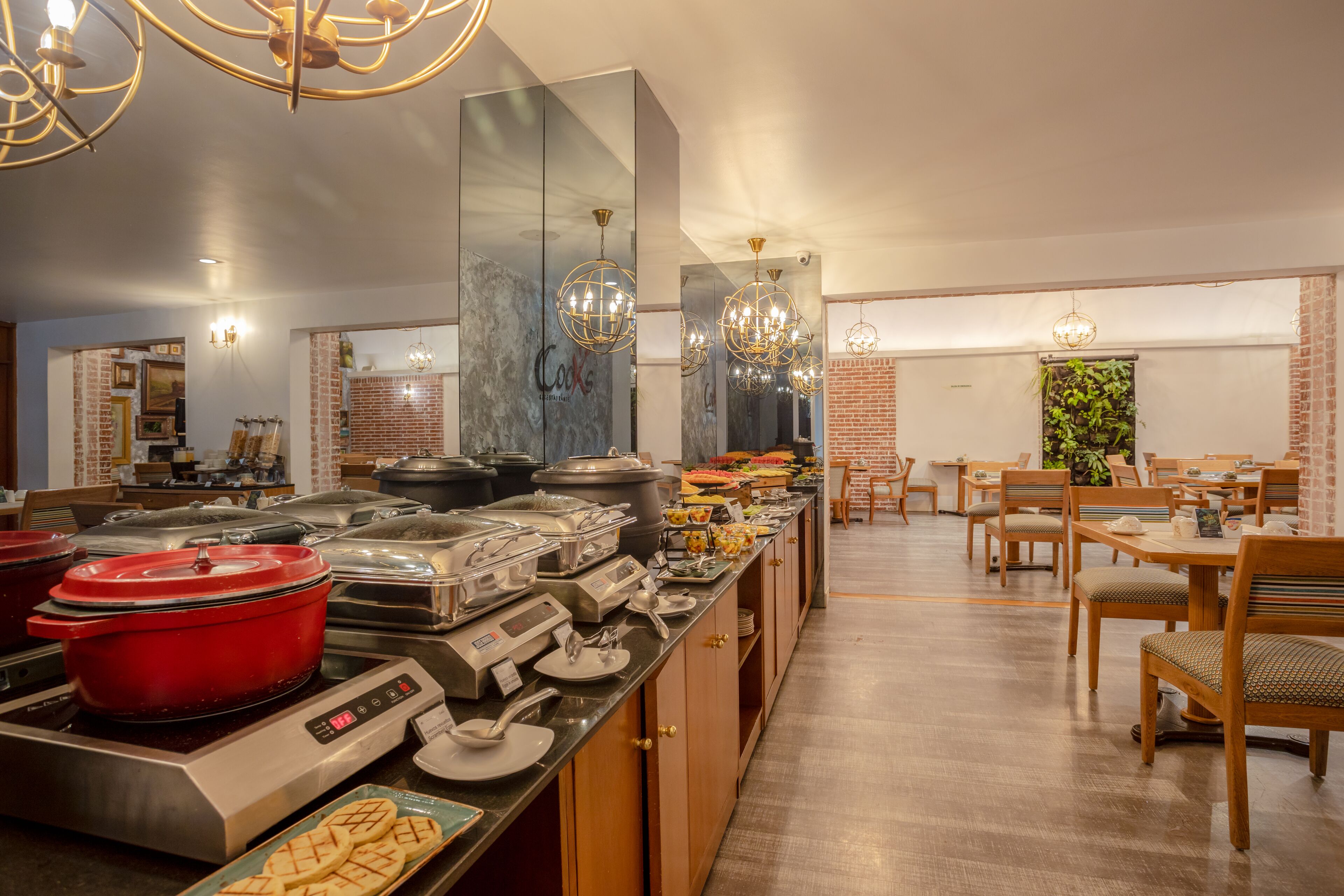 free daily full breakfast