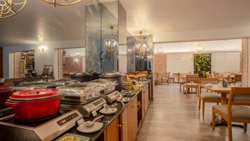 Free daily full breakfast