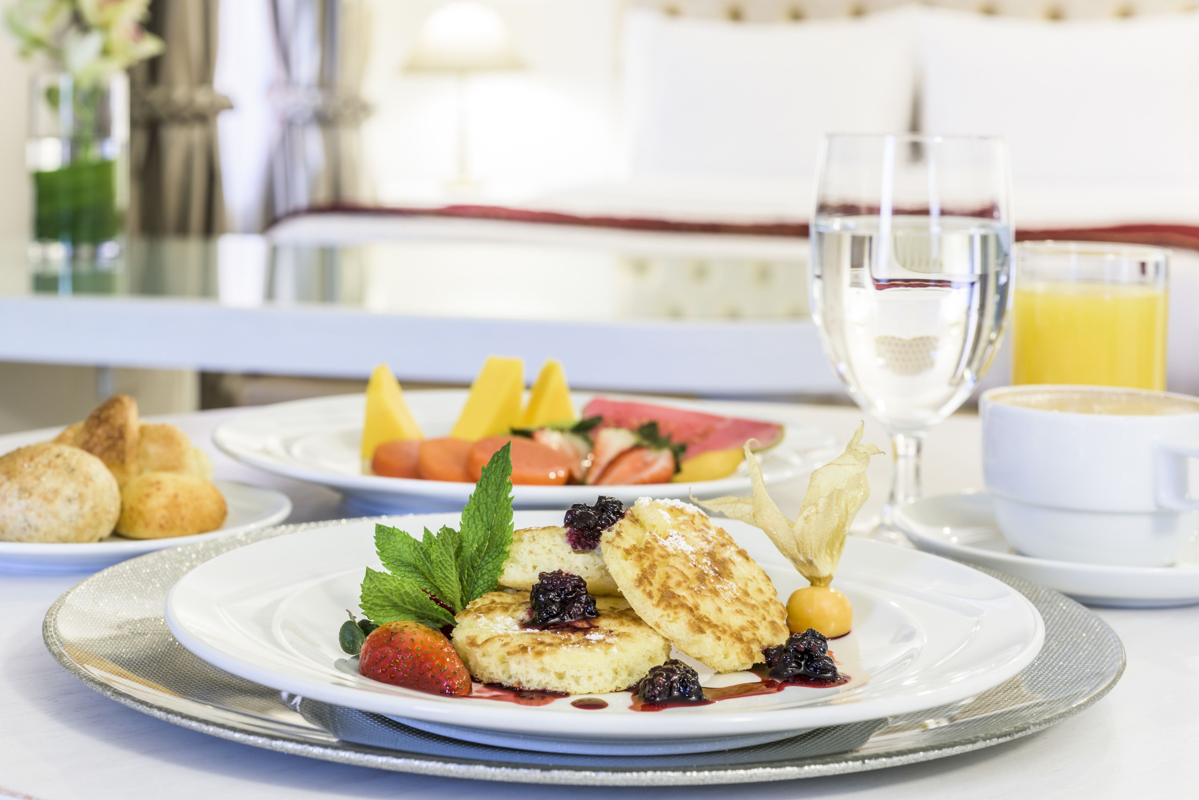 free daily full breakfast