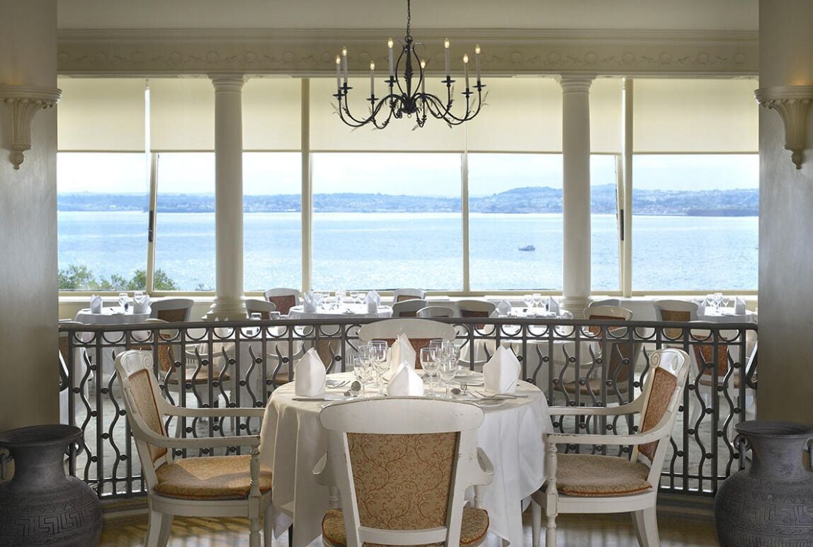 breakfast, lunch, dinner served; british cuisine