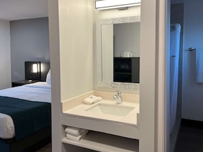 Egyptian cotton sheets, premium bedding, free WiFi, bed sheets
