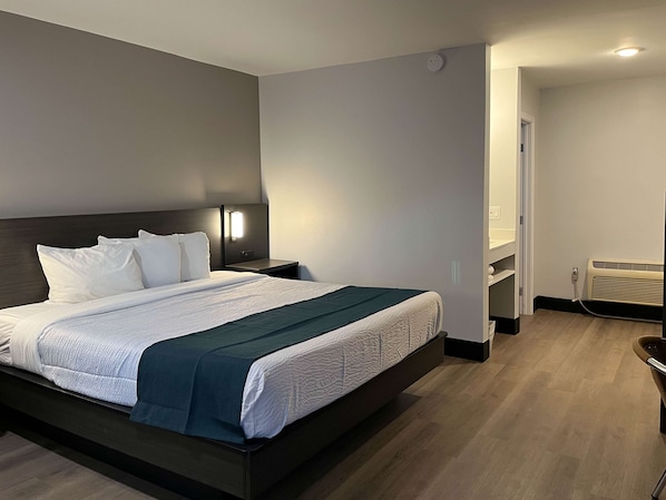 Egyptian cotton sheets, premium bedding, free WiFi, bed sheets - Motel 6 Williams, AZ - Downtown - Grand Canyon (Williams)