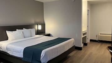 Egyptian cotton sheets, premium bedding, free WiFi, bed sheets