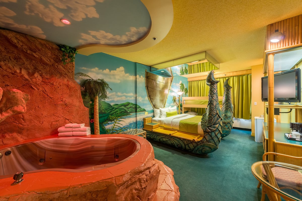 Polynesian Family Theme Room | In-room safe, blackout drapes, iron/ironing board, free WiFi