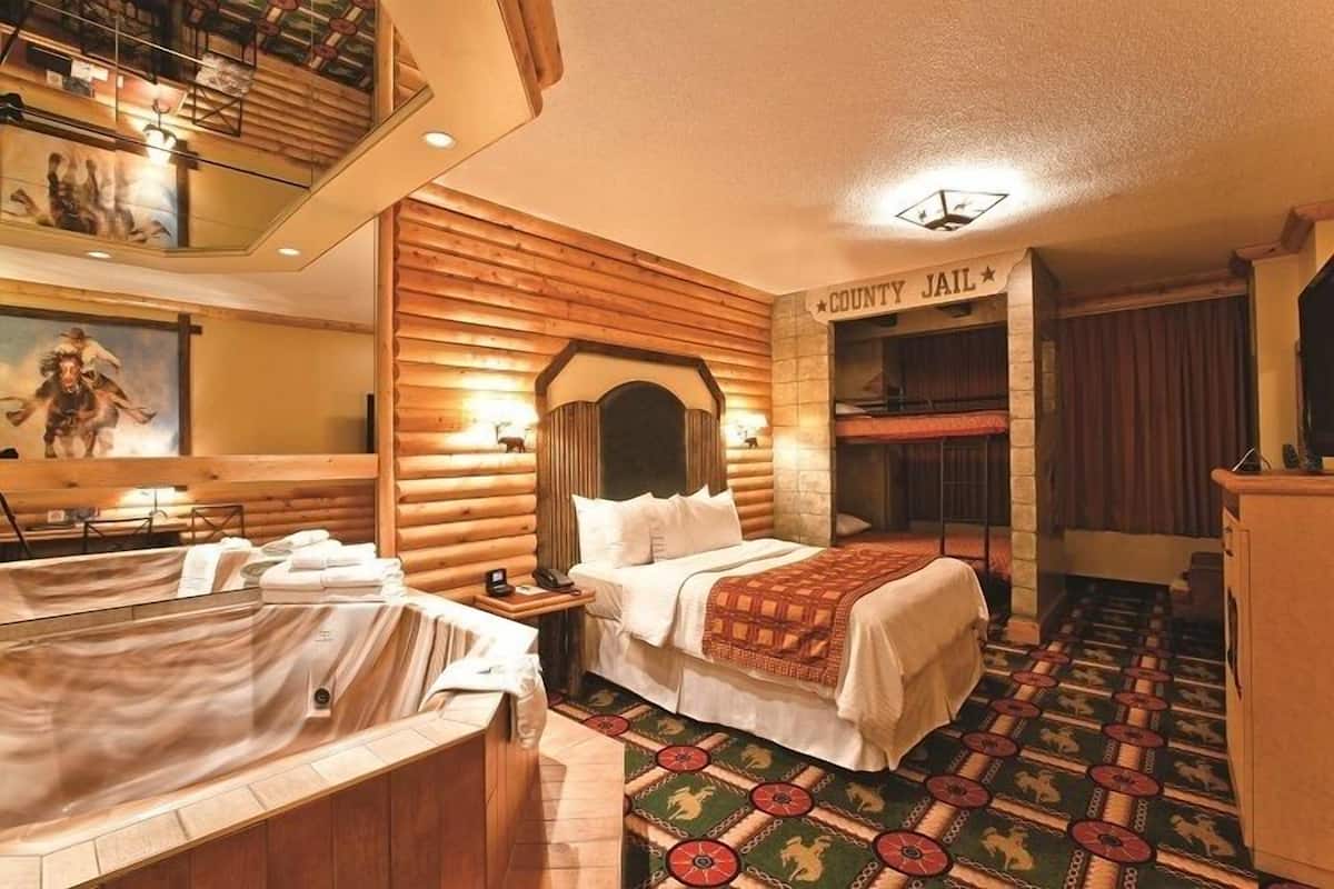 Western Family Theme Room | In-room safe, blackout drapes, iron/ironing board, free WiFi