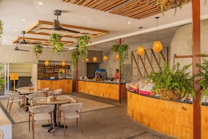 4 restaurantes: opção de café da manhã e jantar