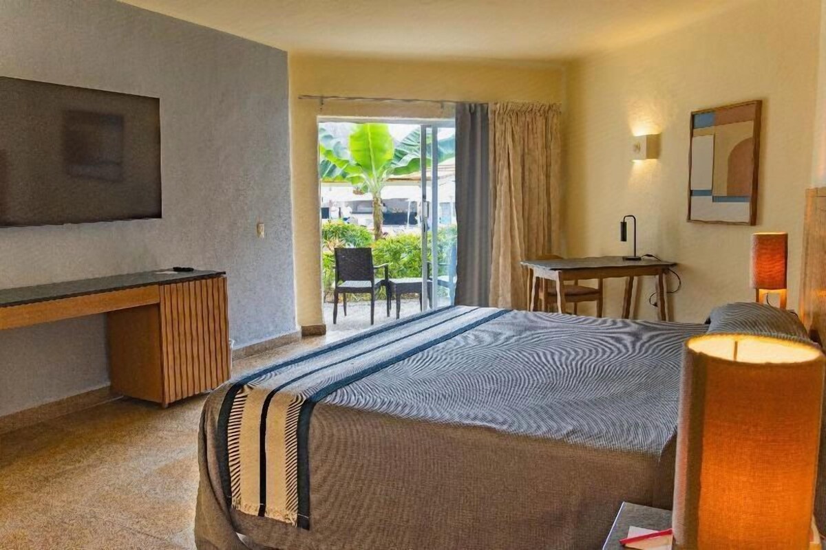 In-room safe, laptop workspace, blackout curtains, free WiFi