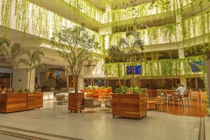 2 bars/lounges, 2 poolside bars