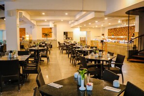 Hi ha 4 restaurants amb esmorzars 