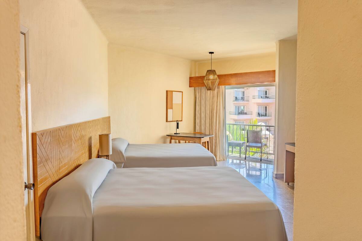 Pool View Room | إطلالة الغرفة