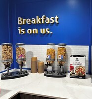 Desayuno bufé gratuito y diario