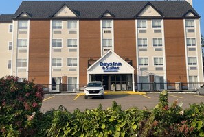 Exterior - Days Inn & Suites by Wyndham Summerside (Summerside)