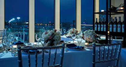 Hilton Philadelphia at Penn's Landing