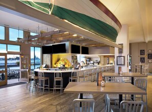 Breakfast, lunch and dinner served  - Hilton Philadelphia at Penn's Landing (Philadelphia)