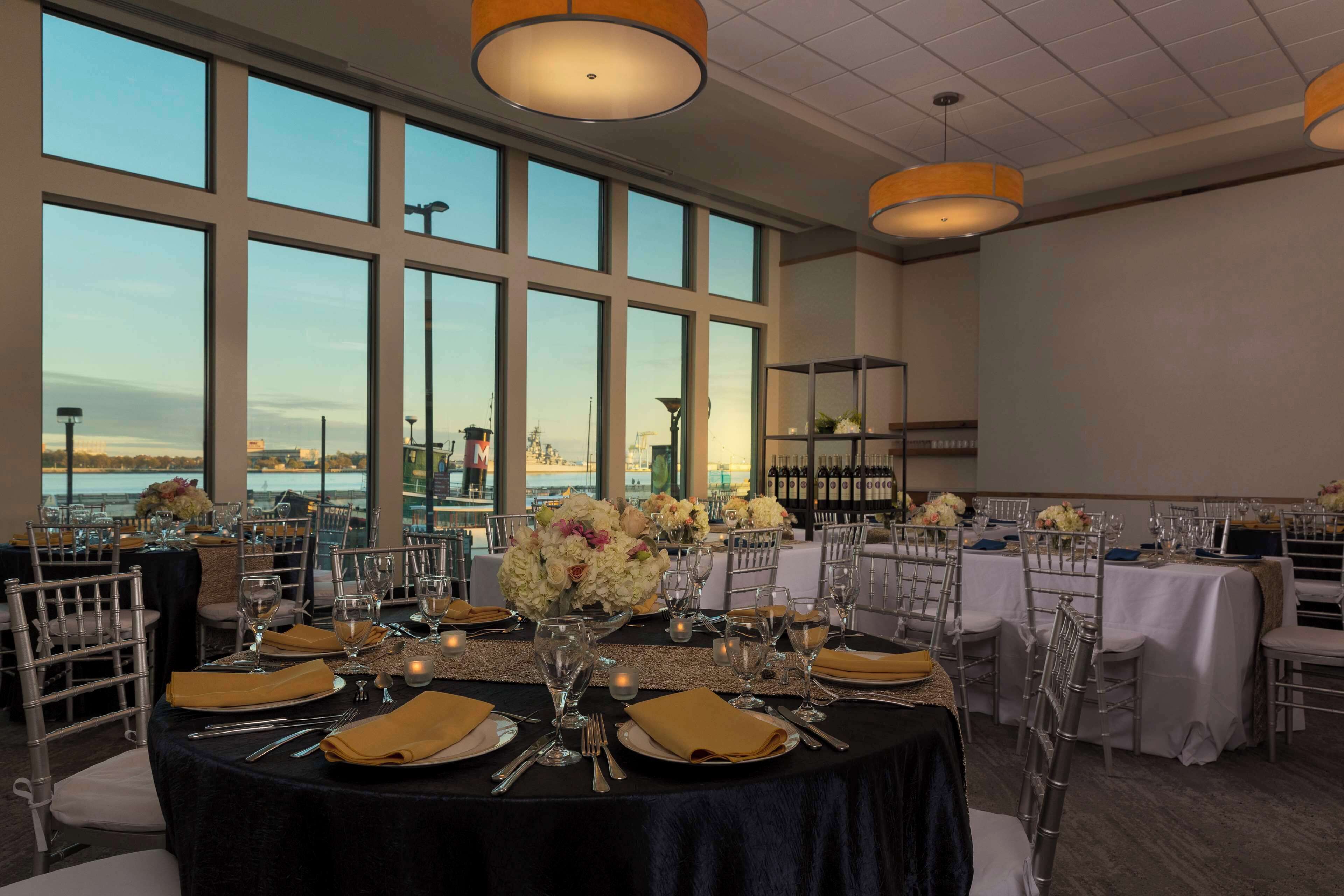 Photo - Hilton Philadelphia at Penn's Landing
