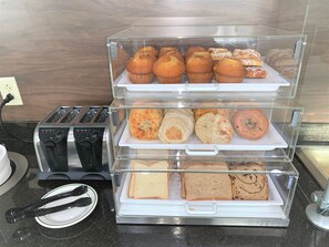 Breakfast buffet - Franklin Extended Stay Hotel (Franklin)