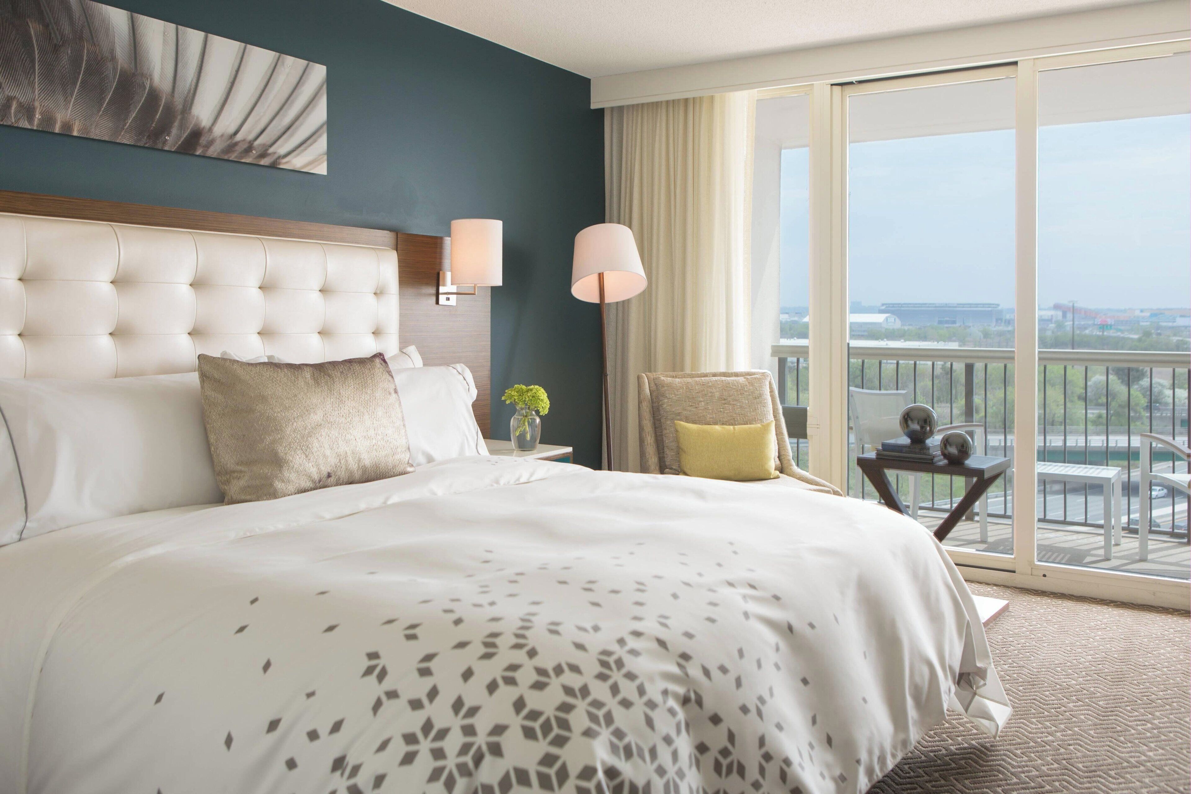 Egyptian cotton sheets, premium bedding, in-room safe, desk