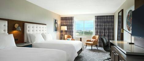 Egyptian cotton sheets, premium bedding, in-room safe, desk