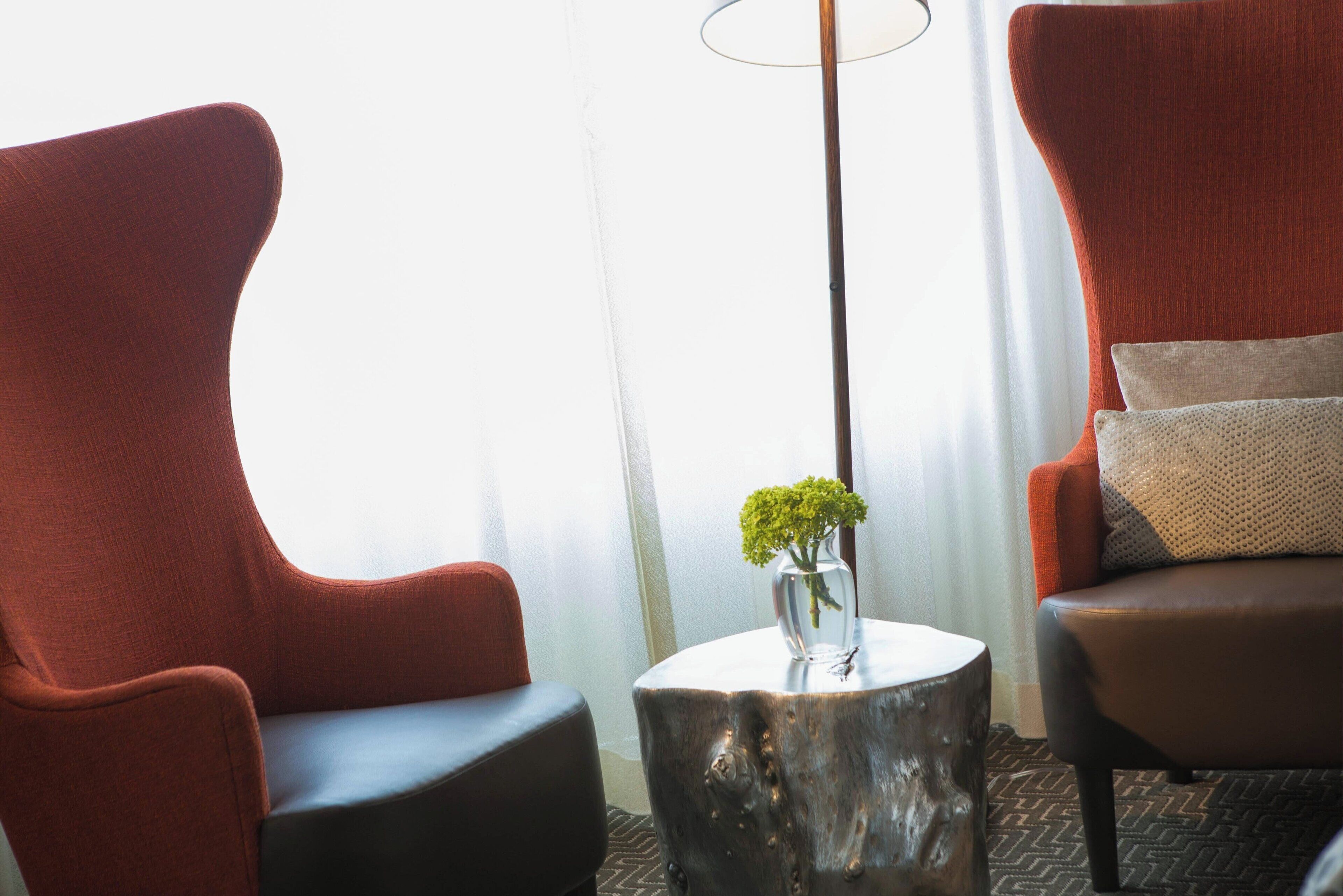 egyptian cotton sheets, premium bedding, in-room safe, desk