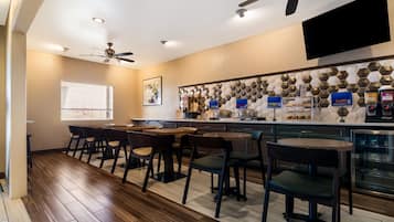 Free daily continental breakfast