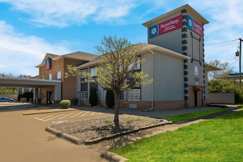 SureStay Plus Hotel by Best Western Topeka Northwest