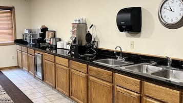 Free daily continental breakfast