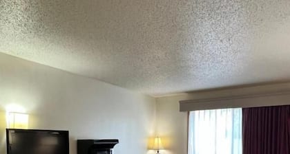 Serena Inn & Suites - Sundance