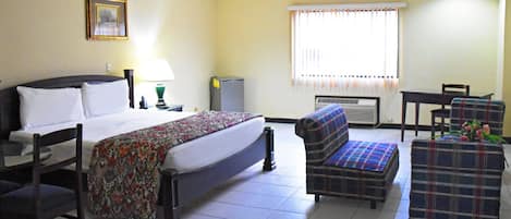 Caja de seguridad en la habitación, escritorio y wifi gratis