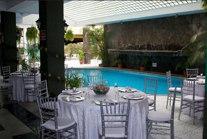 Piscine intérieure